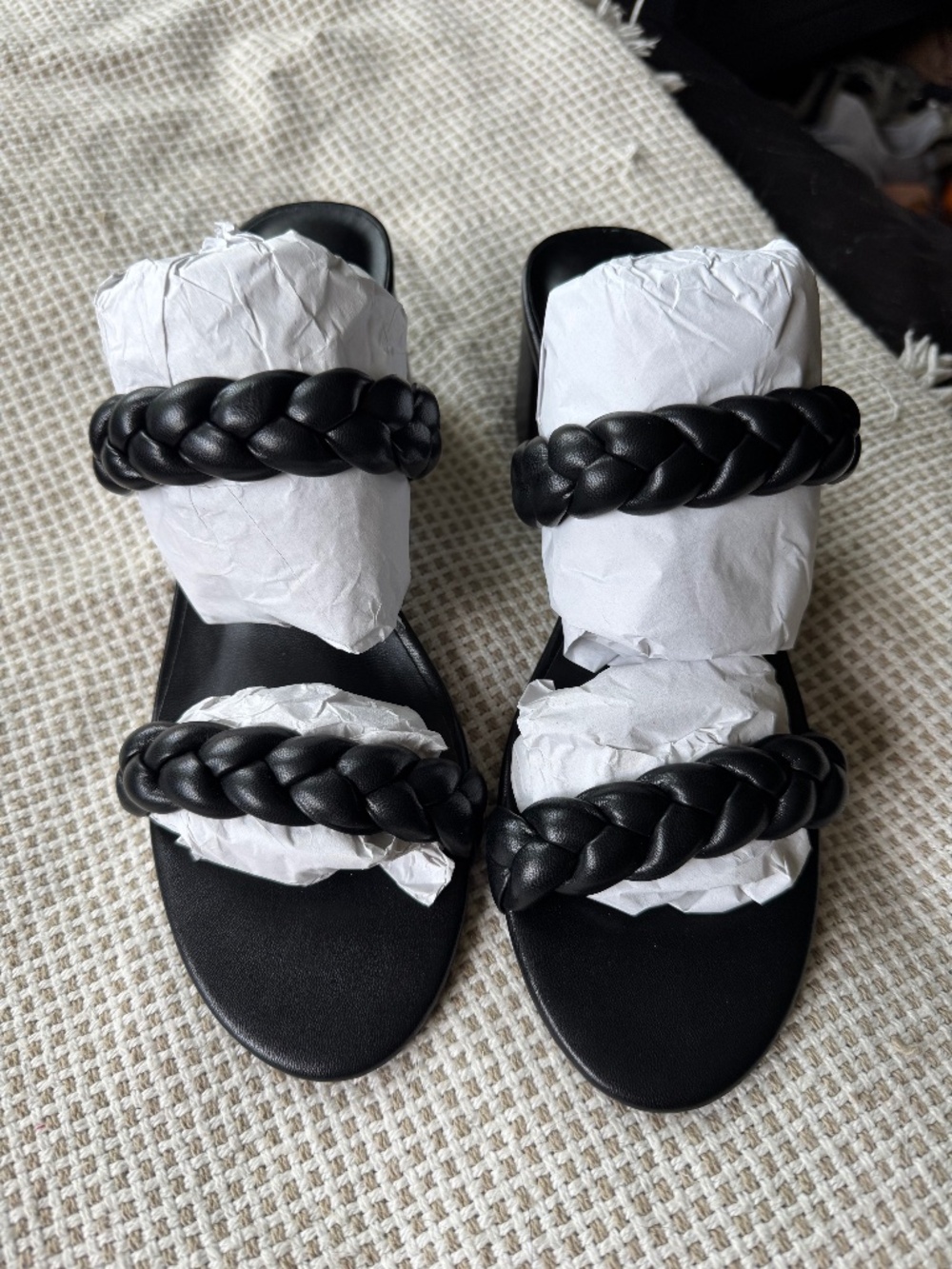 Dream Pairs Black Heels *Read Size Description*